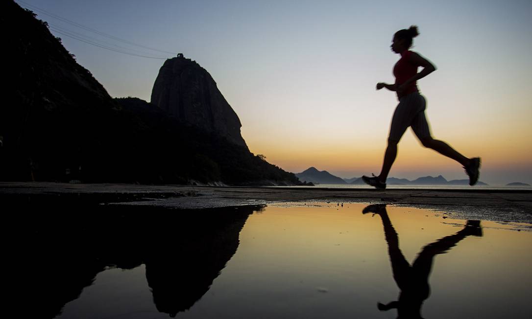 54511936_RI-Rio-de-Janeiro-RJ-16-09-2015-Amanhecer-na-Praia-Vermelha-Urca.-Foto-Thiago-Lontra.jpg